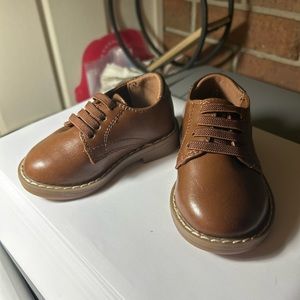 size 4 toddler brown shoe